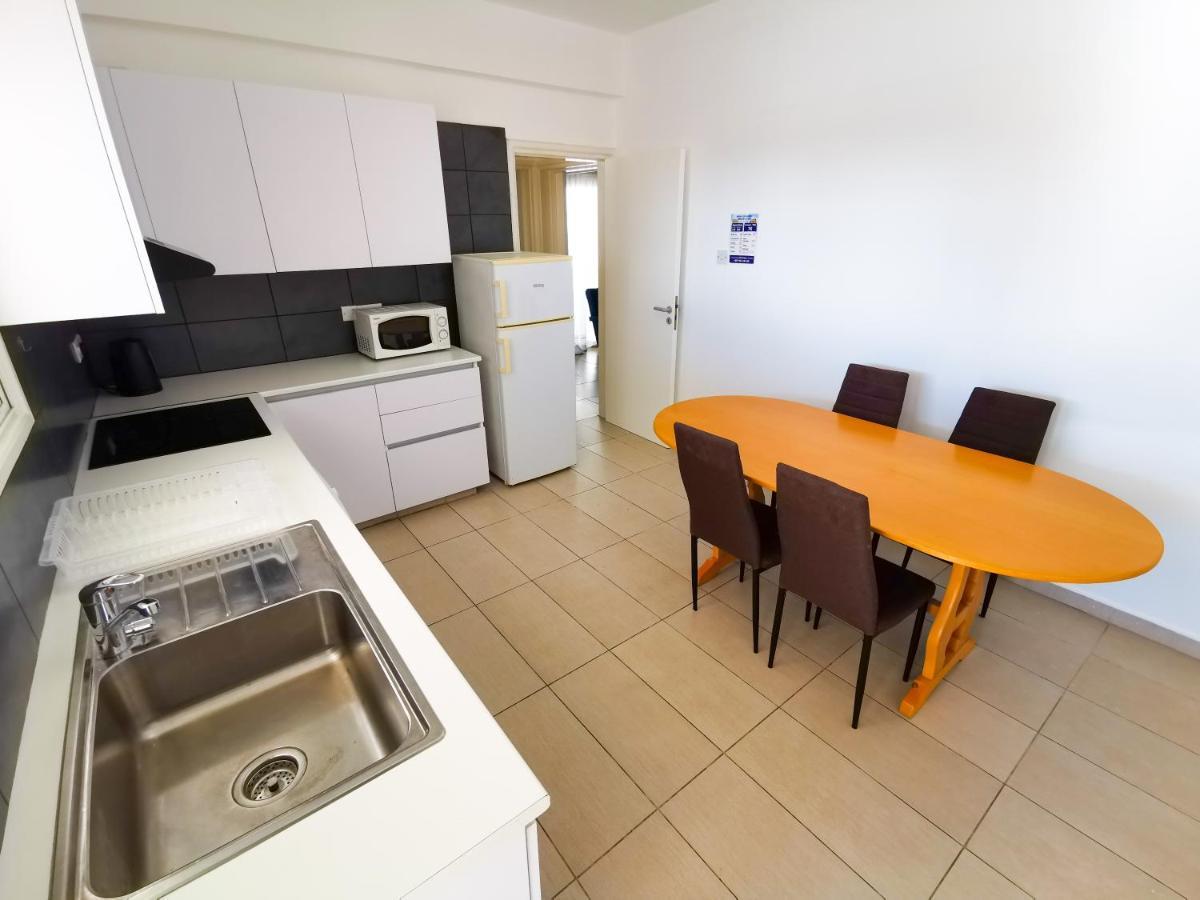 Off Course Seaview Apartment Larnaca Exteriér fotografie